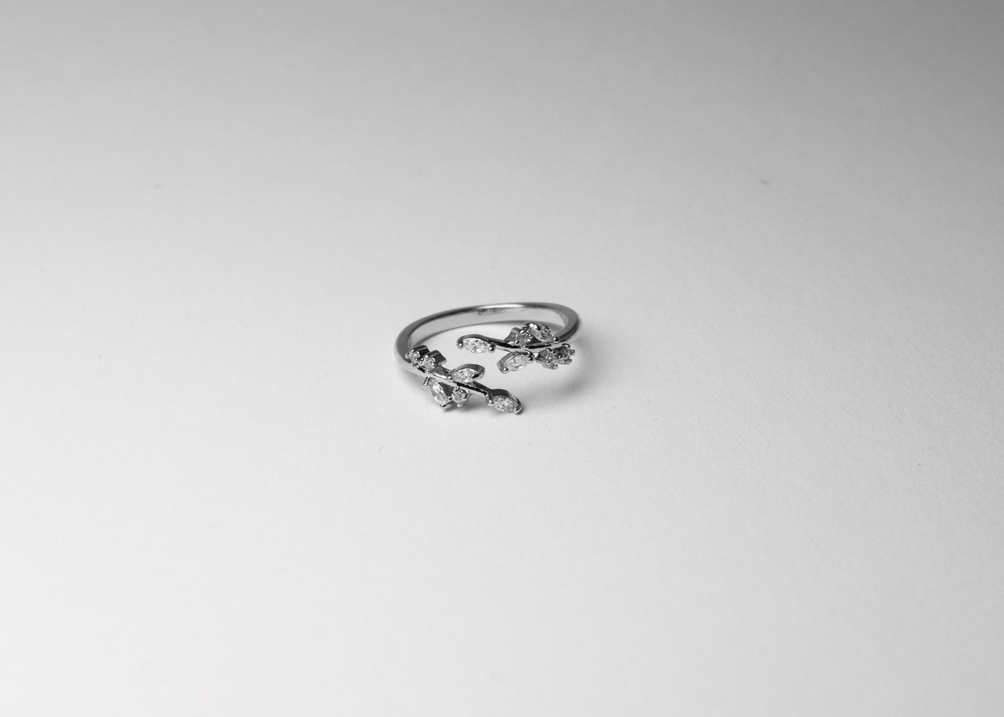 Ring blad met steentjes