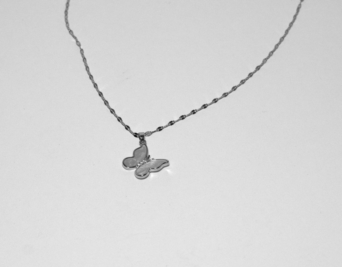 Ketting vlinder met steen